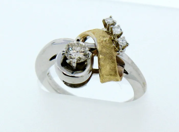 FULLERS PURCHASE FROM PUBLIC Rings ESTATE 14TT 13TW DIA FASHION RING